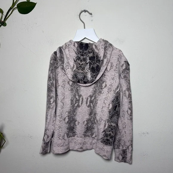 Monrow Mini White and Black Snake Print Graphic Zip Up Hooded Sweatshirt -{6} - Picture 2 of 6